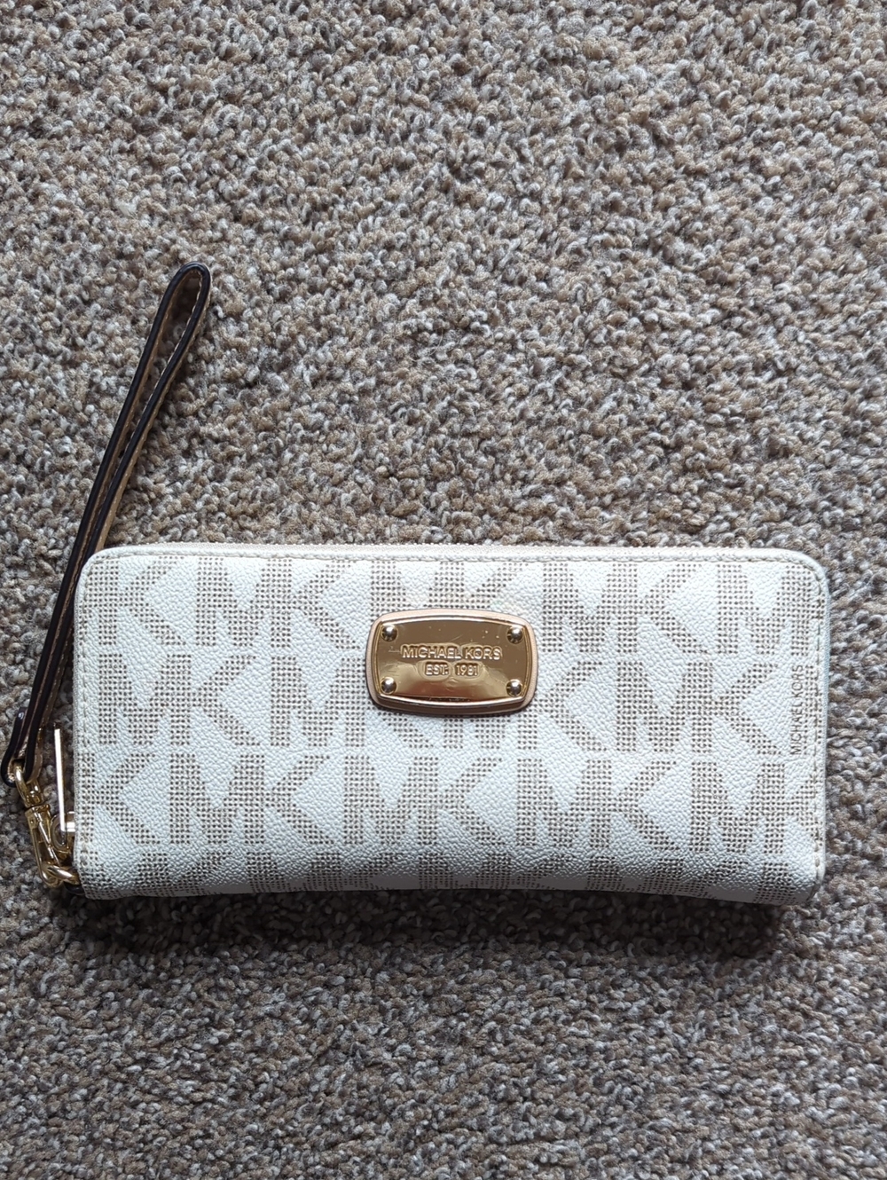 Michael Kors Jet Set Continental Monogram Print Wallet